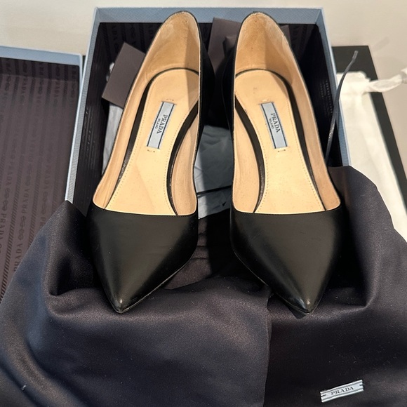 Prada Black Pointed Toe Pump Heel 38 - Picture 4 of 10